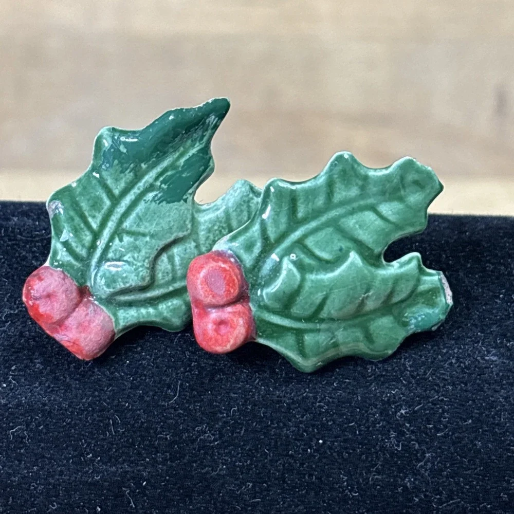 Vintage 1960s 70s Holland Mold Ceramic Holly Earrings Christmas Holiday Retro